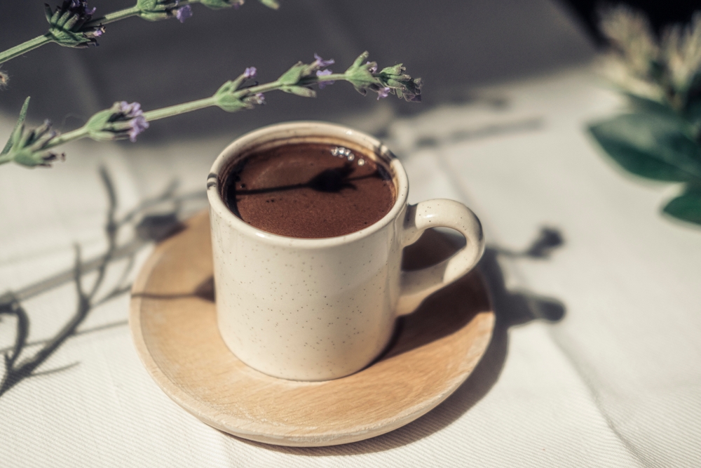 結婚しても忘れられない人がいる時・スピリチュアルな意味や気持ちの整理方法