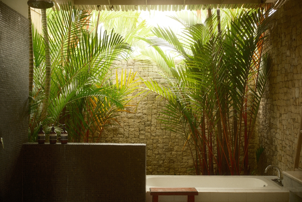 結婚しても忘れられない人がいる時・スピリチュアルな意味や気持ちの整理方法